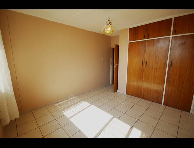 3 BEDROOM APARTMENT FOR SALE IN SINOVILLE